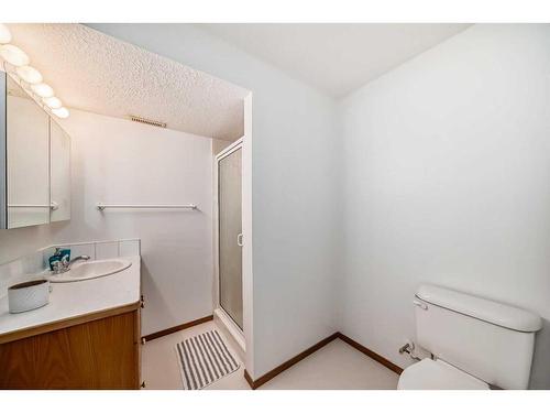 3327 28 Street Se, Calgary, AB - Indoor Photo Showing Bathroom