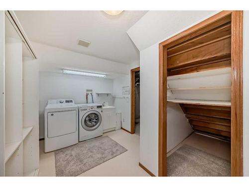 3327 28 Street Se, Calgary, AB - Indoor Photo Showing Laundry Room