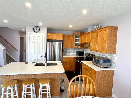 72 Rocky Vista Circle Nw, Calgary, AB - Indoor Photo Showing Kitchen