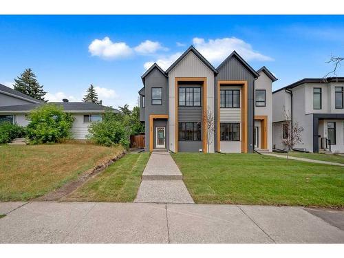 226 33 Avenue Ne, Calgary, AB - Outdoor With Facade