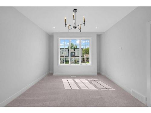 226 33 Avenue Ne, Calgary, AB - Indoor Photo Showing Other Room