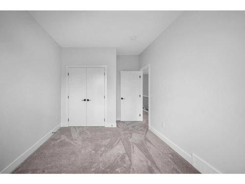 226 33 Avenue Ne, Calgary, AB - Indoor Photo Showing Other Room