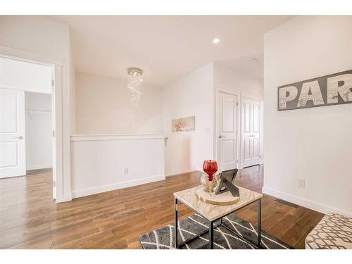 514-34 Avenue Ne, Calgary, AB - Indoor Photo Showing Other Room