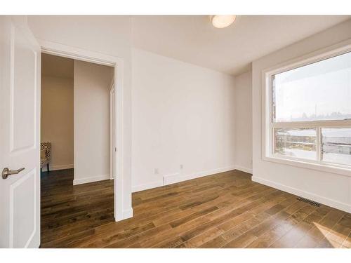 514 34 Avenue Ne, Calgary, AB - Indoor Photo Showing Other Room