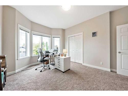 2112 28 Avenue Sw, Calgary, AB - Indoor Photo Showing Office