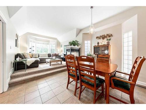 2112 28 Avenue Sw, Calgary, AB - Indoor Photo Showing Dining Room