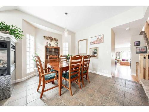 2112 28 Avenue Sw, Calgary, AB - Indoor Photo Showing Dining Room