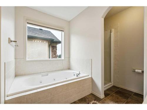 1605 Strathcona Drive Sw, Calgary, AB - Indoor Photo Showing Bathroom