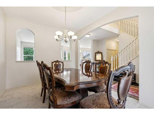 1605 Strathcona Drive Sw, Calgary, AB - Indoor Photo Showing Dining Room