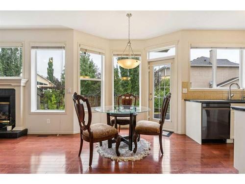 1605 Strathcona Drive Sw, Calgary, AB - Indoor Photo Showing Dining Room