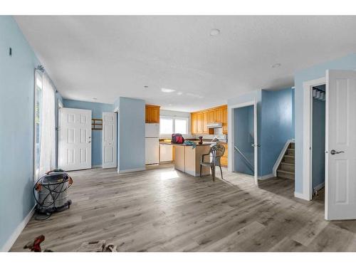 119 Castleglen Road Ne, Calgary, AB - Indoor Photo Showing Living Room