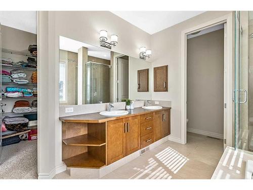 5 Cimarron Springs Court, Okotoks, AB - Indoor Photo Showing Bathroom