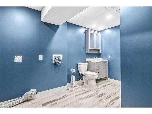 5 Cimarron Springs Court, Okotoks, AB - Indoor Photo Showing Bathroom