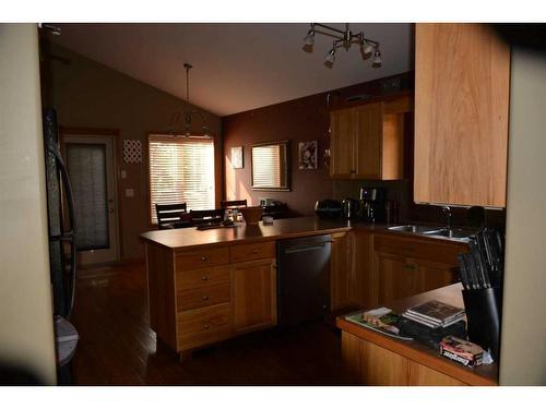 48 Wade Close, Red Deer, AB - Indoor Photo Showing Kitchen With Double Sink