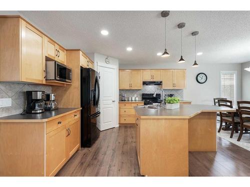 13 Brightondale Park Se, Calgary, AB - Indoor Photo Showing Kitchen