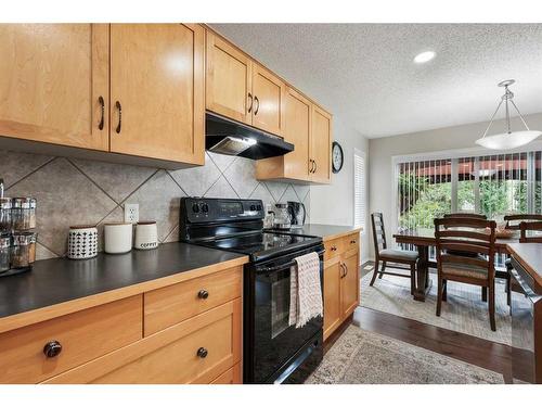 13 Brightondale Park Se, Calgary, AB - Indoor Photo Showing Kitchen