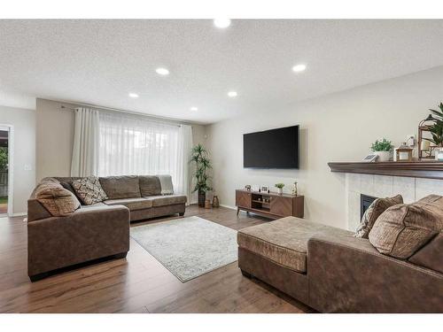 13 Brightondale Park Se, Calgary, AB - Indoor Photo Showing Living Room