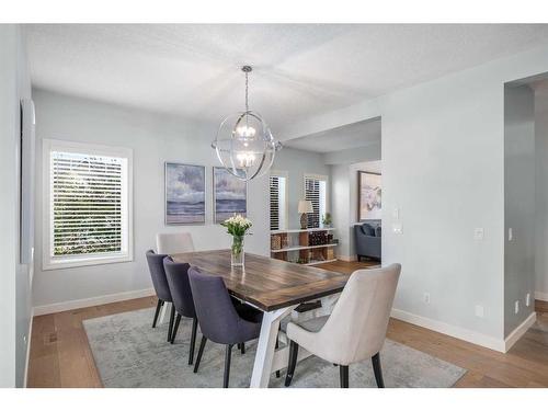 15 Cougar Ridge View Sw, Calgary, AB - Indoor Photo Showing Dining Room