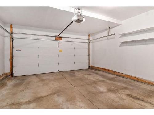 155 Macewan Park Rise Nw, Calgary, AB - Indoor Photo Showing Garage