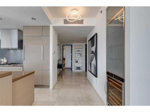 1605-108 9 Avenue Sw, Calgary, AB - Indoor Photo Showing Kitchen