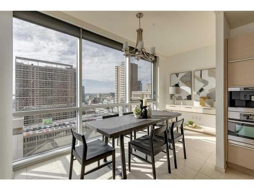 1605-108 9 Avenue Sw, Calgary, AB - Indoor Photo Showing Dining Room