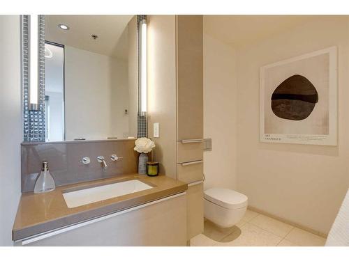 1605-108 9 Avenue Sw, Calgary, AB - Indoor Photo Showing Bathroom