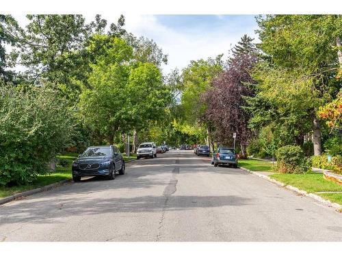 327 7 Avenue Ne, Calgary, AB - Outdoor