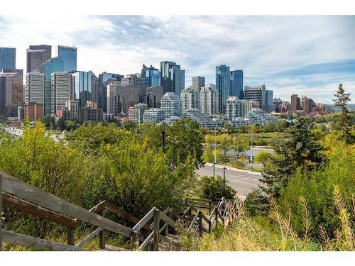 327 7 Avenue Ne, Calgary, AB - Outdoor With View