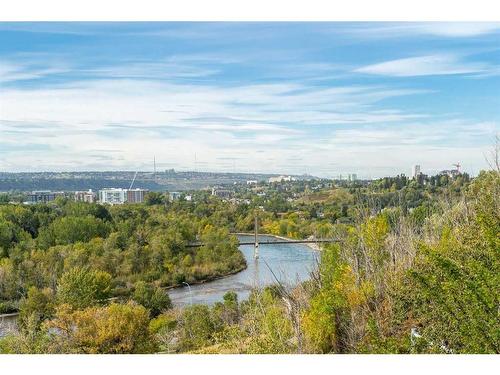 327 7 Avenue Ne, Calgary, AB - Outdoor With View