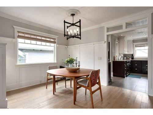 327 7 Avenue Ne, Calgary, AB - Indoor Photo Showing Dining Room