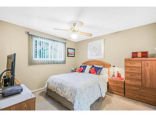 271 Deersaxon Circle Se, Calgary, AB - Indoor Photo Showing Bedroom