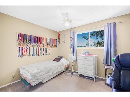 271 Deersaxon Circle Se, Calgary, AB - Indoor Photo Showing Bedroom