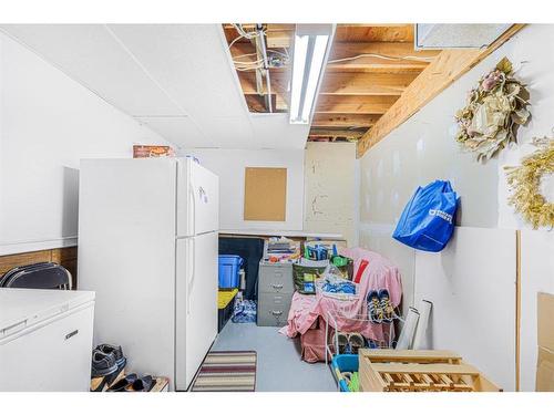 271 Deersaxon Circle Se, Calgary, AB - Indoor Photo Showing Laundry Room