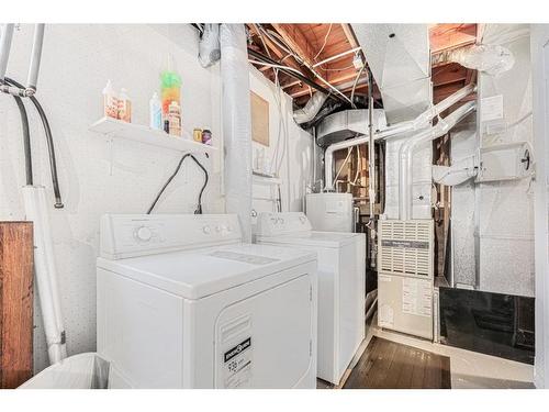 271 Deersaxon Circle Se, Calgary, AB - Indoor Photo Showing Laundry Room