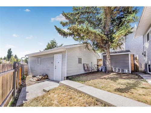 271 Deersaxon Circle Se, Calgary, AB - Outdoor With Exterior