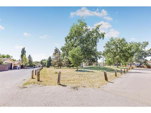 271 Deersaxon Circle Se, Calgary, AB - Outdoor