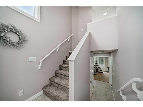 32-7401 Springbank Boulevard Sw, Calgary, AB - Indoor Photo Showing Other Room