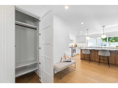 1211 Lake Twintree Drive Se, Calgary, AB - Indoor Photo Showing Kitchen