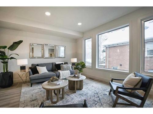 2222 5 Street Sw, Calgary, AB - Indoor Photo Showing Living Room