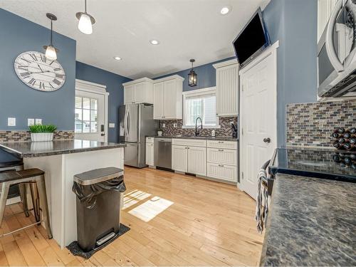 148 Heritage Rd, Magrath, AB - Indoor Photo Showing Kitchen With Stainless Steel Kitchen With Upgraded Kitchen