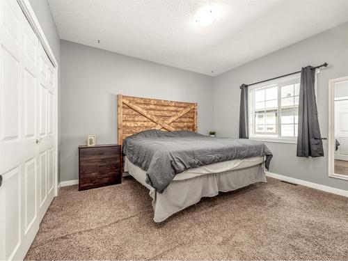 148 Heritage Rd, Magrath, AB - Indoor Photo Showing Bedroom