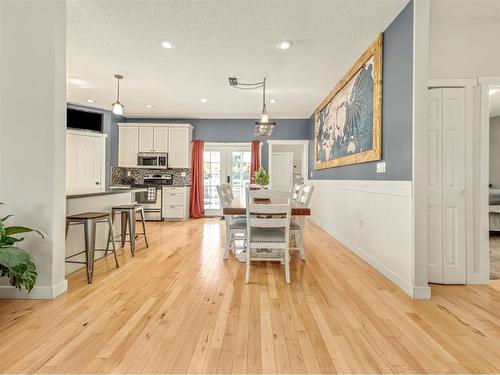 148 Heritage Rd, Magrath, AB - Indoor Photo Showing Dining Room