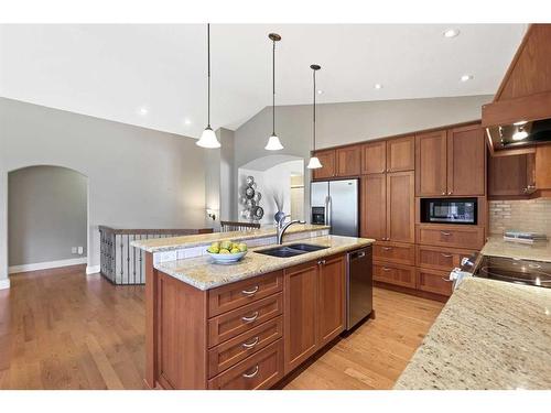 6530 Sierra Morena Boulevard Sw, Calgary, AB - Indoor Photo Showing Kitchen With Double Sink With Upgraded Kitchen