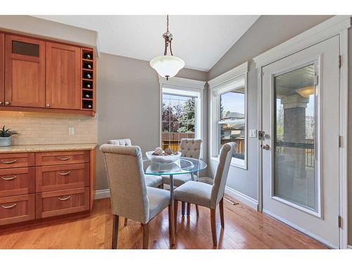 6530 Sierra Morena Boulevard Sw, Calgary, AB - Indoor Photo Showing Dining Room