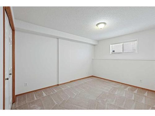 6530 Sierra Morena Boulevard Sw, Calgary, AB - Indoor Photo Showing Other Room