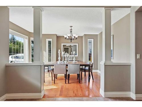 6530 Sierra Morena Boulevard Sw, Calgary, AB - Indoor Photo Showing Dining Room