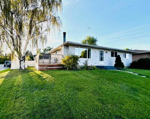 7143 18 Street Se, Calgary, AB - Outdoor With Deck Patio Veranda