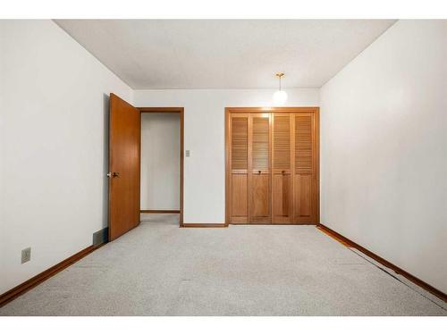 5711 Dalmead Crescent Nw, Calgary, AB - Indoor Photo Showing Other Room