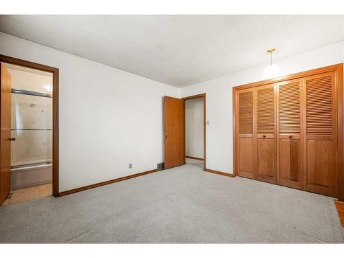 5711 Dalmead Crescent Nw, Calgary, AB - Indoor Photo Showing Other Room