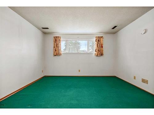 5711 Dalmead Crescent Nw, Calgary, AB - Indoor Photo Showing Other Room